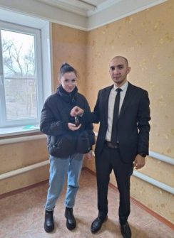 Юлия Шерчкова получила социальную помощь от Администрации Дубовского района