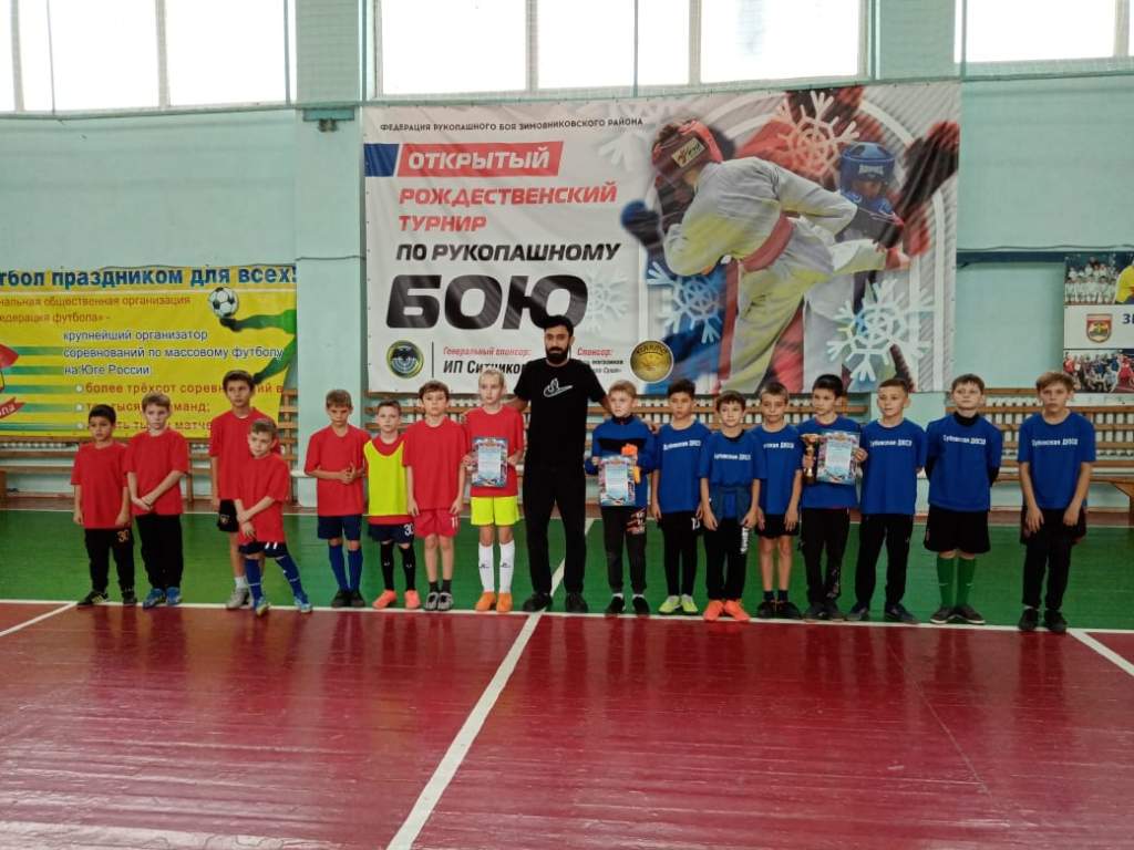 Турнир по мини-футболу в Зимовниках: Дубовская ДЮСШ заняла второе место.